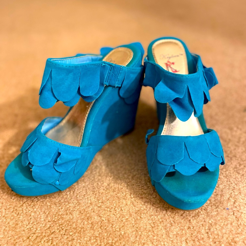 Scallop Teal Blue Wedge Heel Show -women’s size 7